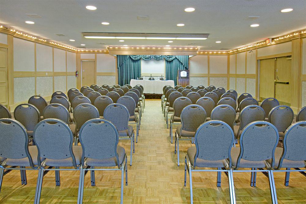 Clarion Lakeside Inn & Conference Centre Кенора Удобства фото